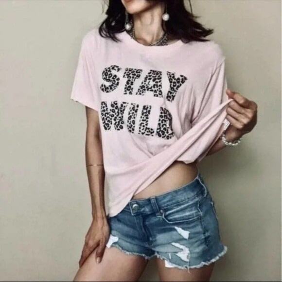 Wildfox Stay Wild Lotus Pink Keke Leopard Animal Print Graphic Text Tee - Picture 1 of 6